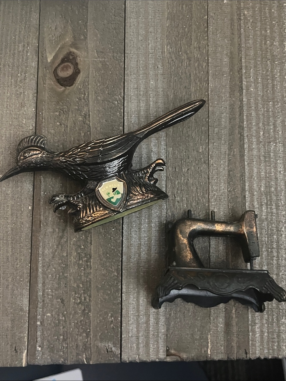 Antique-Style Bronze Bird Wall Hook - Decorative Home Accent